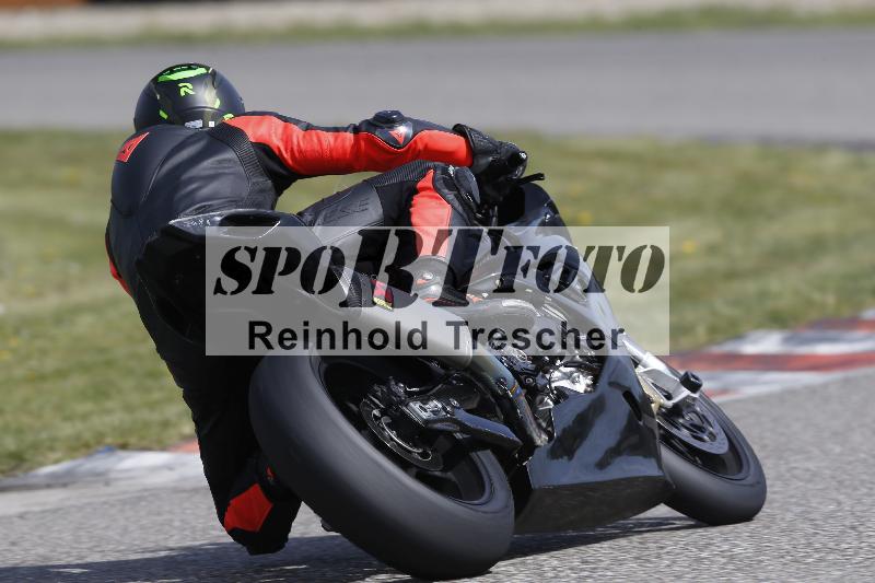 Archiv-2025/07 19.04.2025 Speer Racing ADR/Gruppe rot/backside